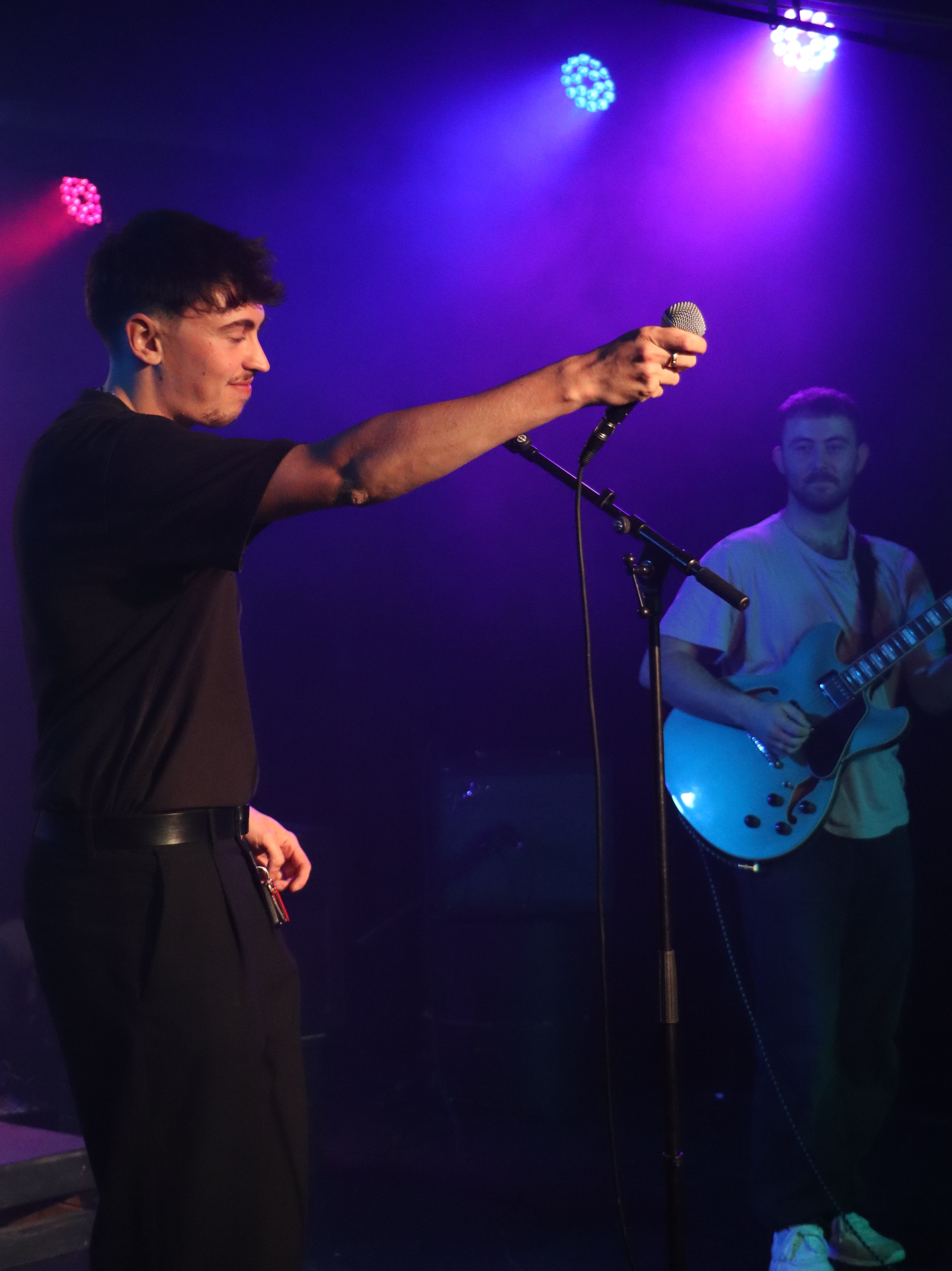 Oliver Rose playing a gig